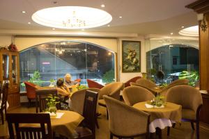Hoa Phat Hotel & Apartment,Ho Chi Minh Municipality>>Ho Chi Minh City,3 star