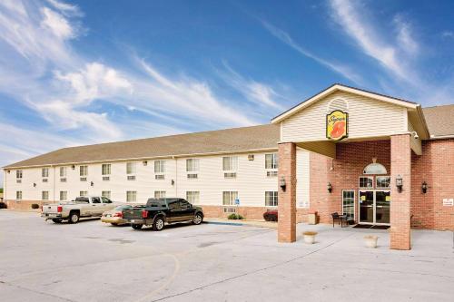 Super 8 By Wyndham Mound City,Kansas City>>Holt,2.5 star