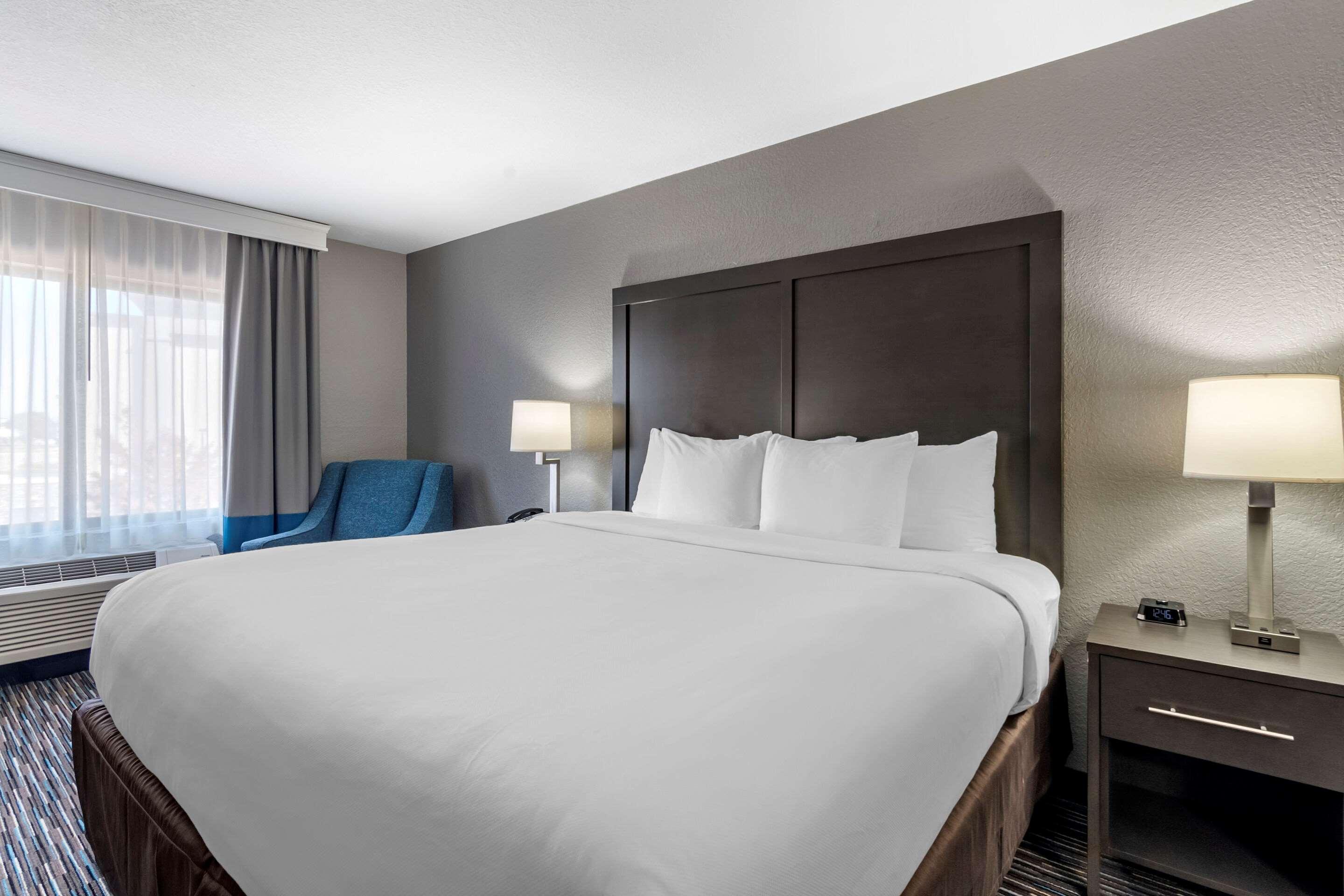 comfort inn and suites