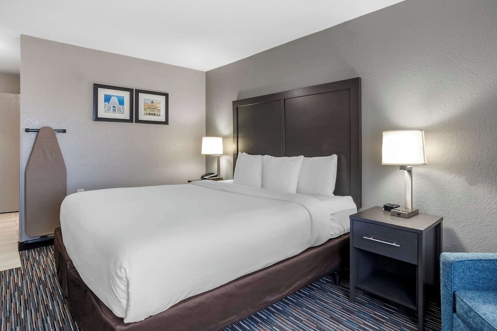 comfort inn and suites