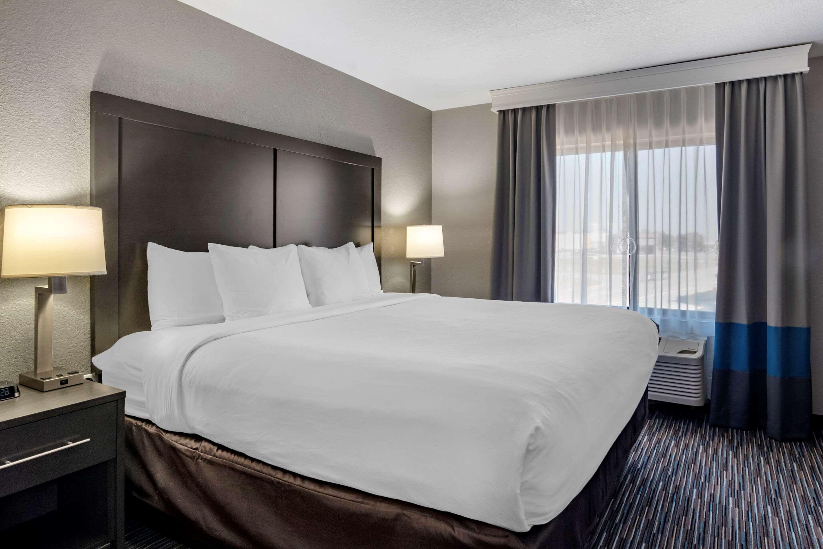 comfort inn and suites