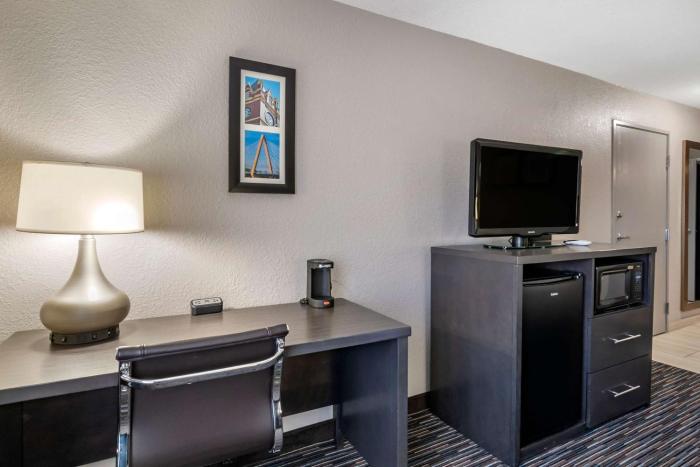 comfort inn and suites