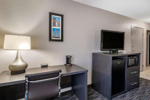 comfort inn and suites