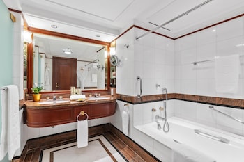 makati shangri la manila