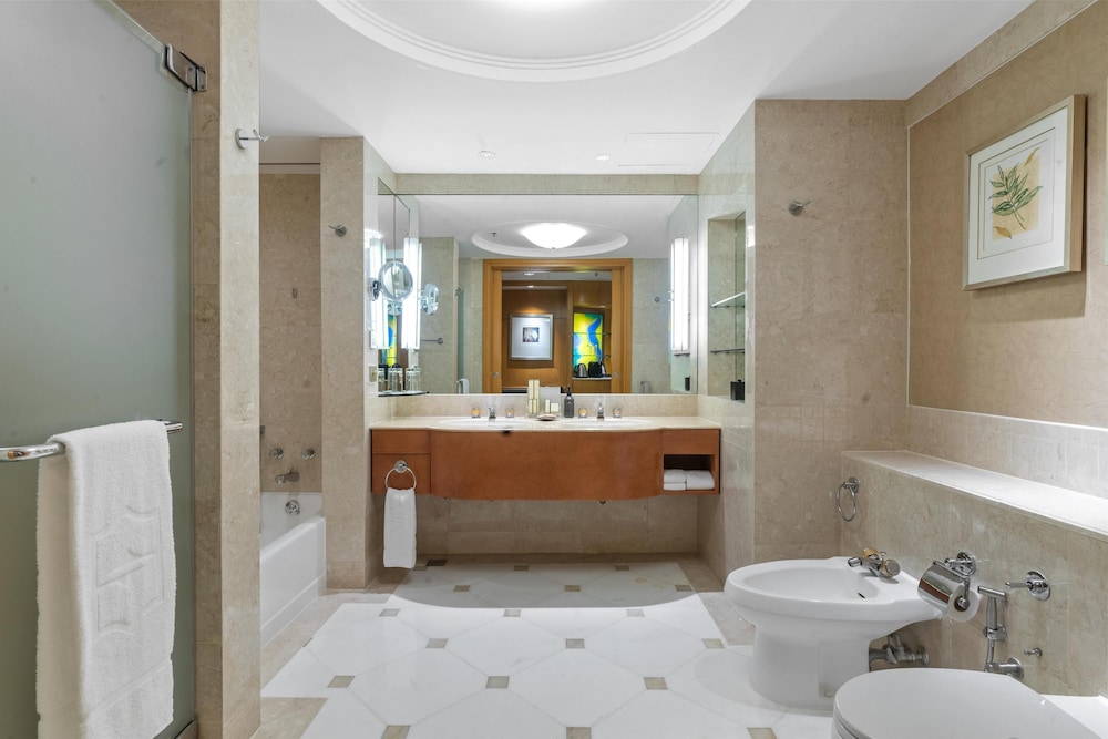 makati shangri la manila