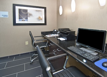 holiday inn express and suites jackson pearl international airport by ihg