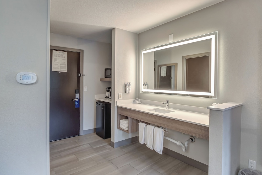 holiday inn express portland east troutdale by ihg