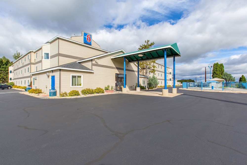 motel 6 baraboo wi lake delton