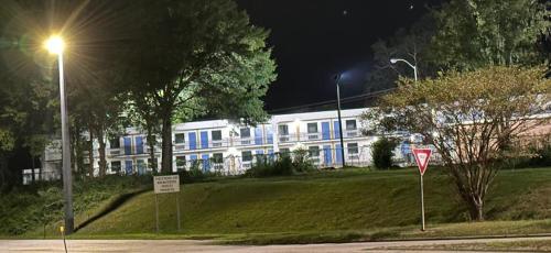 days inn lanett