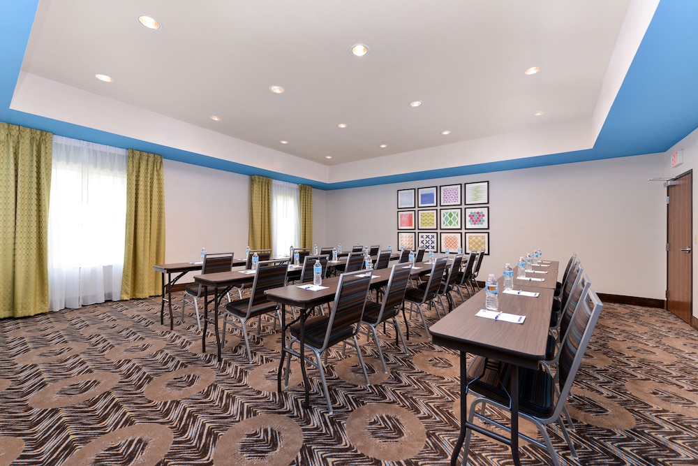 holiday inn express and suites houston nw tomball