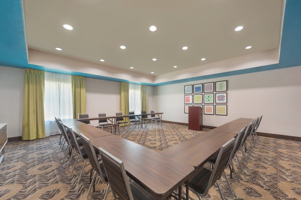 holiday inn express and suites houston nw tomball