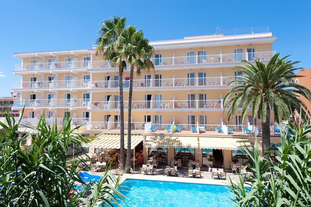 universal hotel bikini