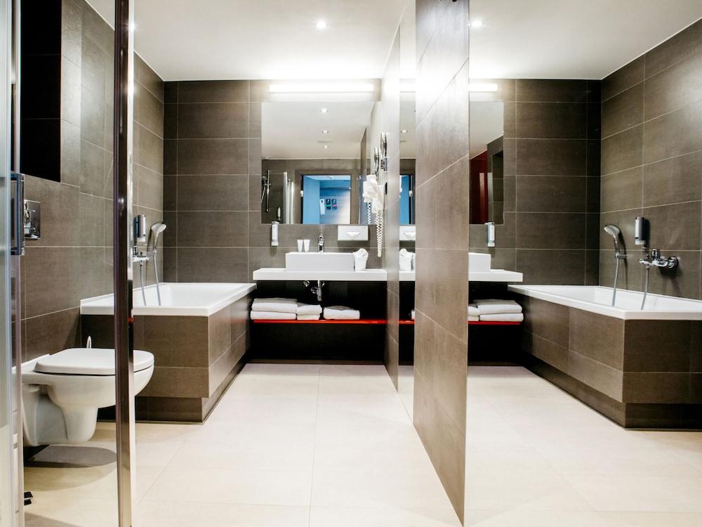 q hotel plus krakow