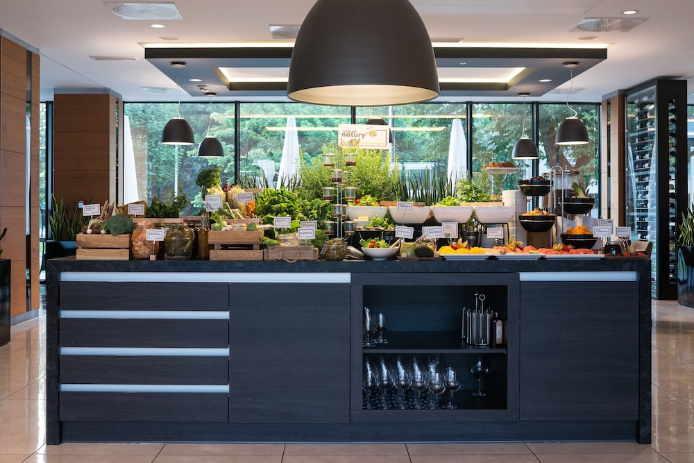 q hotel plus krakow