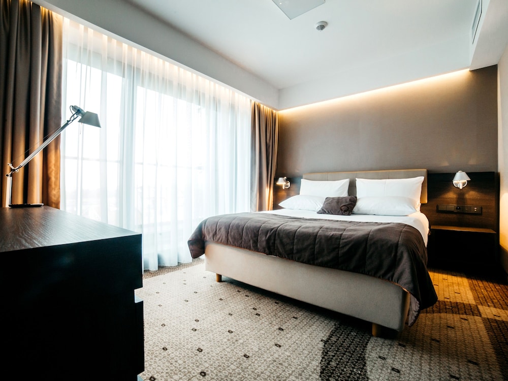 q hotel plus krakow