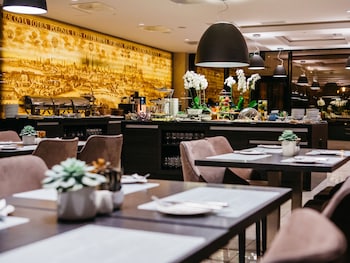 q hotel plus krakow