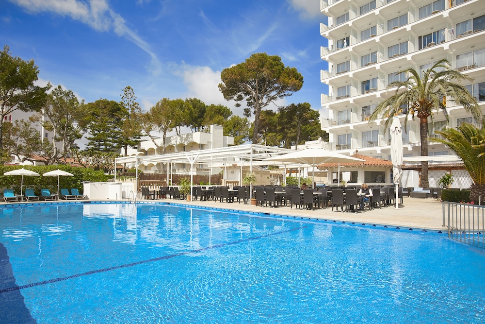 universal hotel castell royal