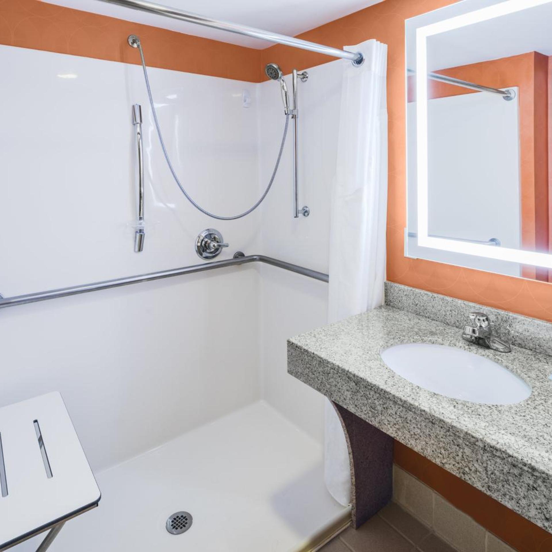 holiday inn express and suites duluth mall area