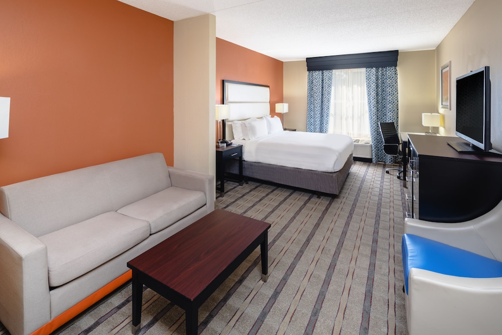 holiday inn express and suites duluth mall area