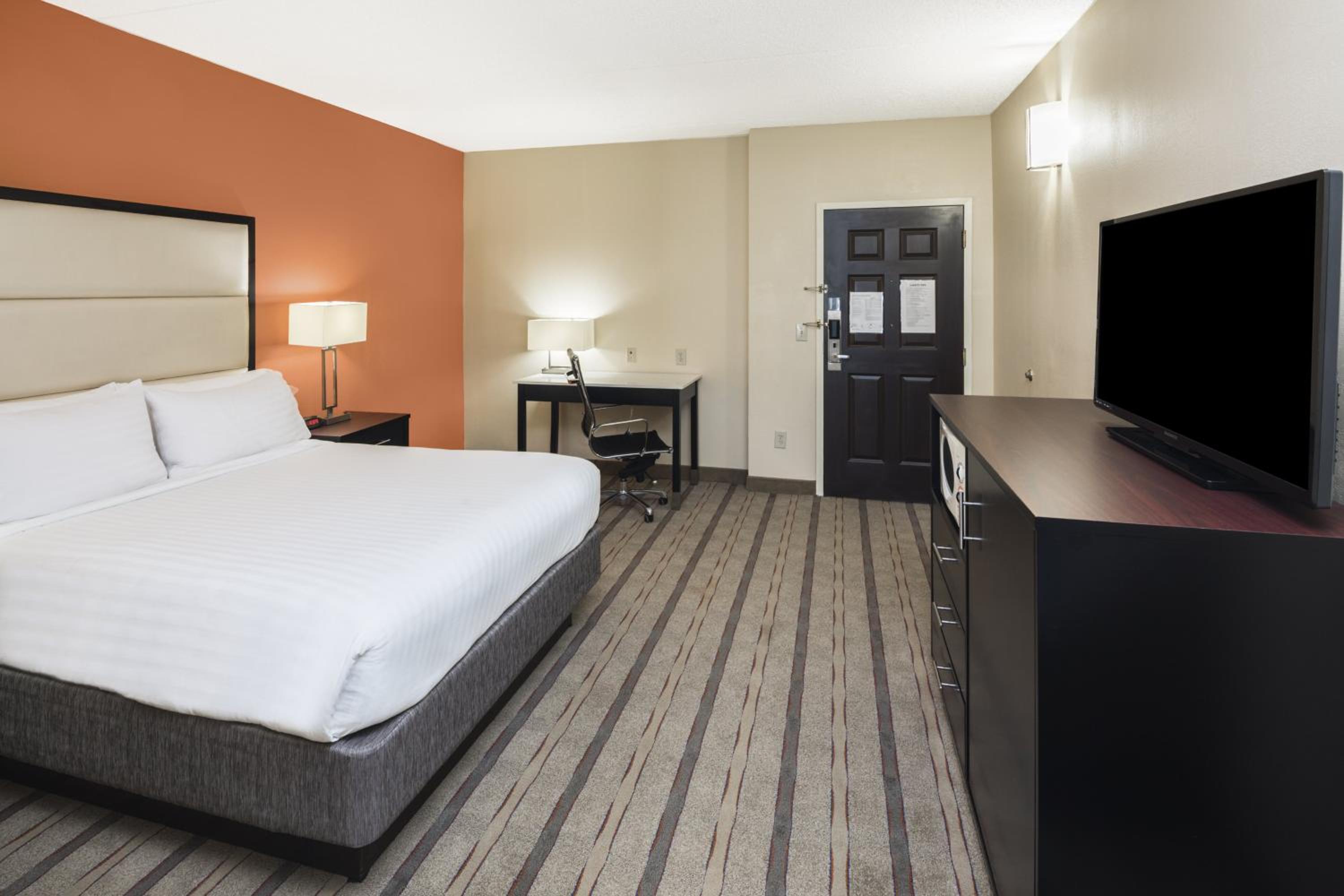 holiday inn express and suites duluth mall area