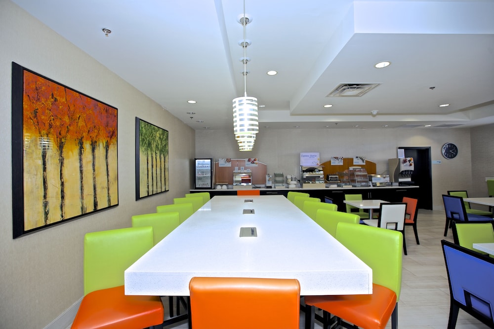 holiday inn express and suites duluth mall area