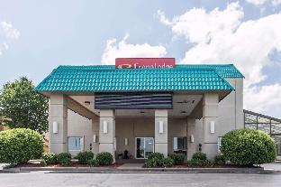econo lodge inn and suites joplin