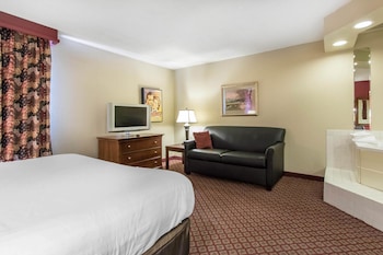 econo lodge inn and suites joplin