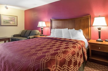 econo lodge inn and suites joplin