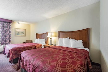 econo lodge inn and suites joplin