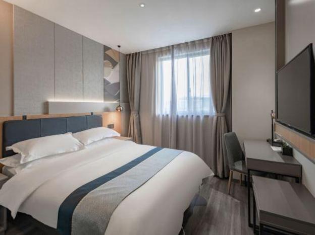 home inn shanghai luheng road metro station