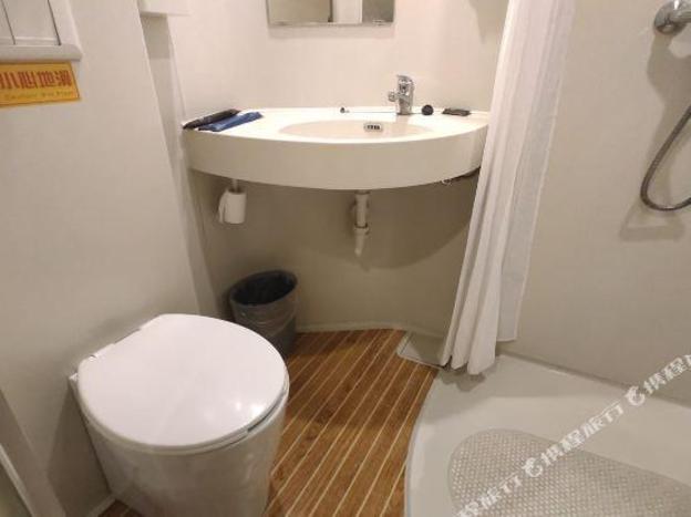 home inn chengdu century city new convention and exhibition center metro station