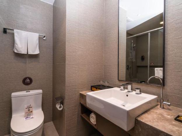 home inn plus chengdu jianshe road dongjiao jiyi
