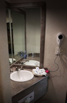 portonovo hotel and suites