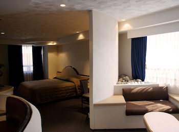 portonovo hotel and suites