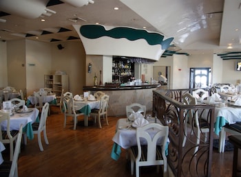 portonovo hotel and suites