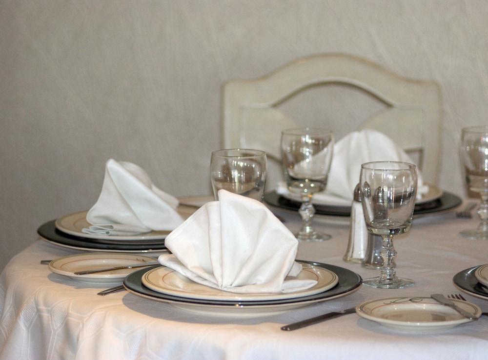 portonovo hotel and suites