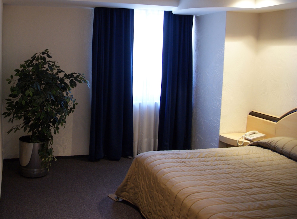 portonovo hotel and suites