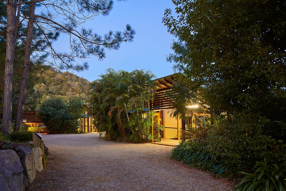 dayboro cottages