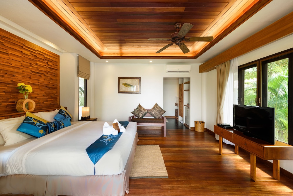 the beach natural resort koh kood