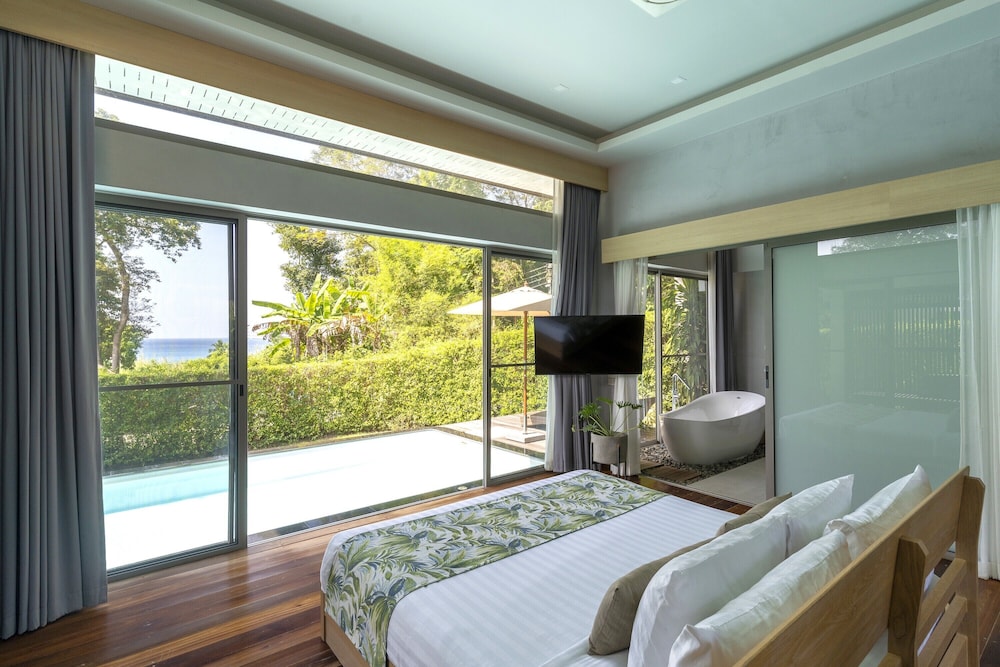 the beach natural resort koh kood