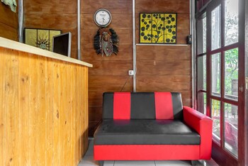 Reddoorz @ Apache Camp,,2 star