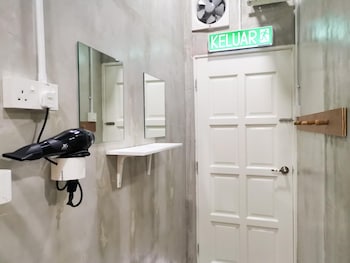 attrus by lse hostel