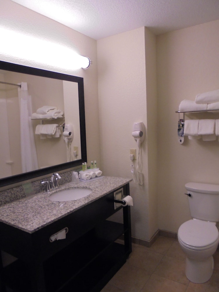 holiday inn express and suites nevada by ihg