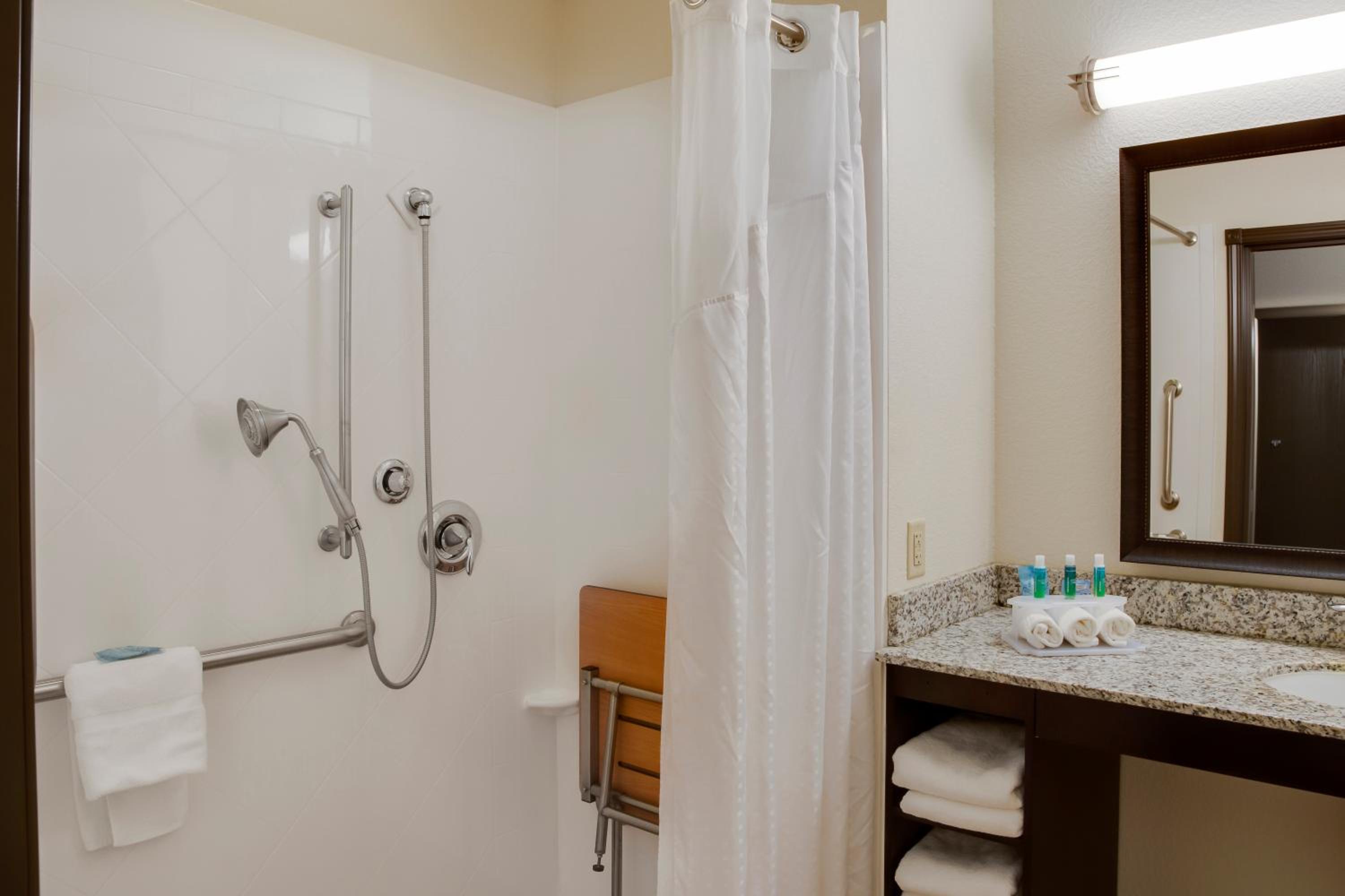 holiday inn express and suites nevada by ihg