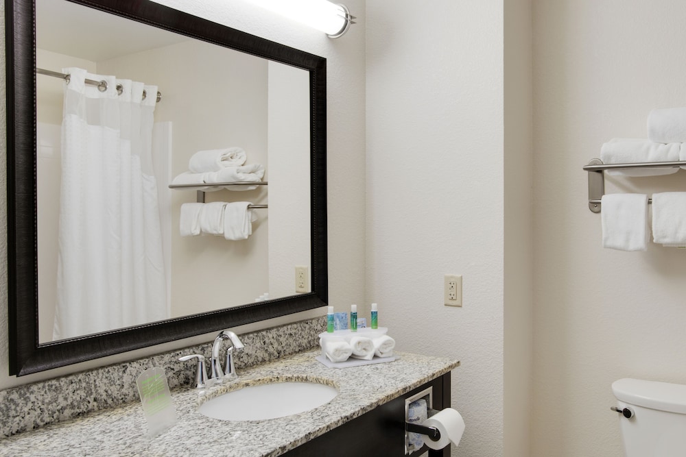 holiday inn express and suites nevada by ihg