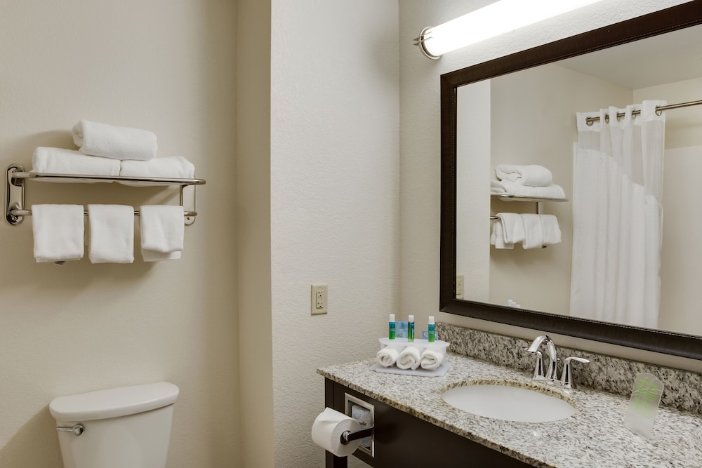 holiday inn express and suites nevada by ihg