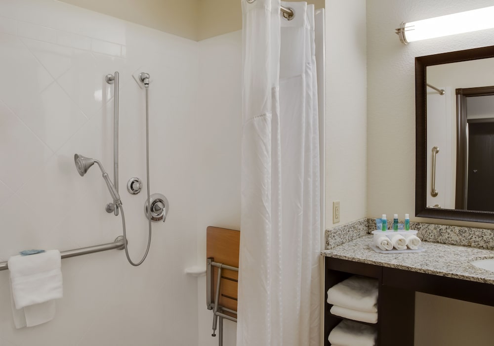 holiday inn express and suites nevada by ihg