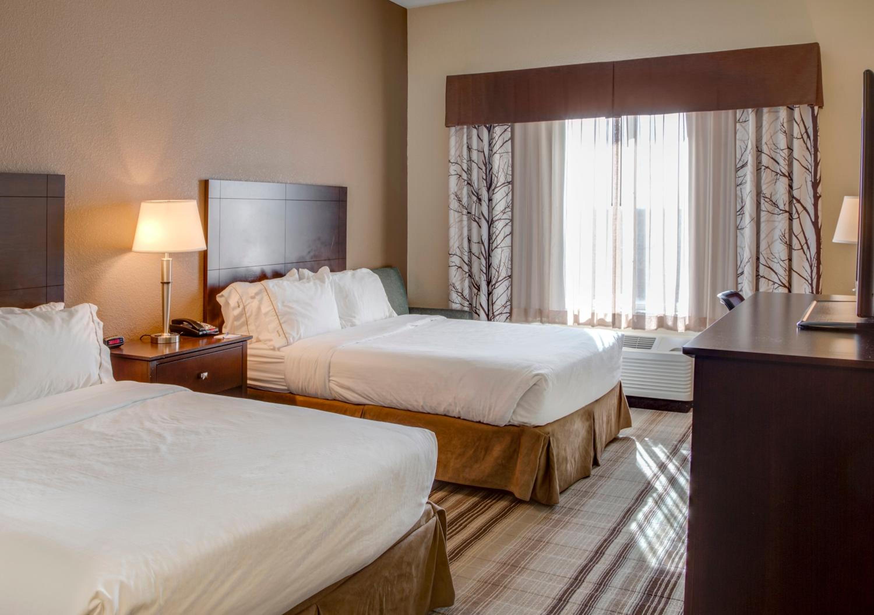 holiday inn express and suites nevada by ihg
