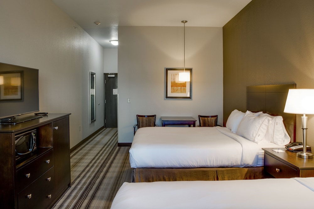 holiday inn express and suites nevada by ihg