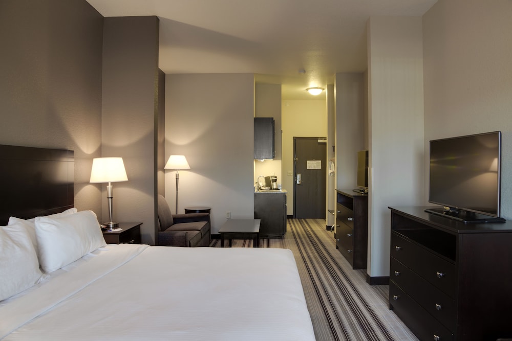 holiday inn express and suites nevada by ihg